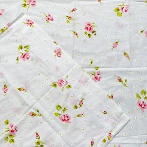 Vtg Pequot Standard Pillowcases Floral Roses White Pink 70s Boho Cottage No Iron